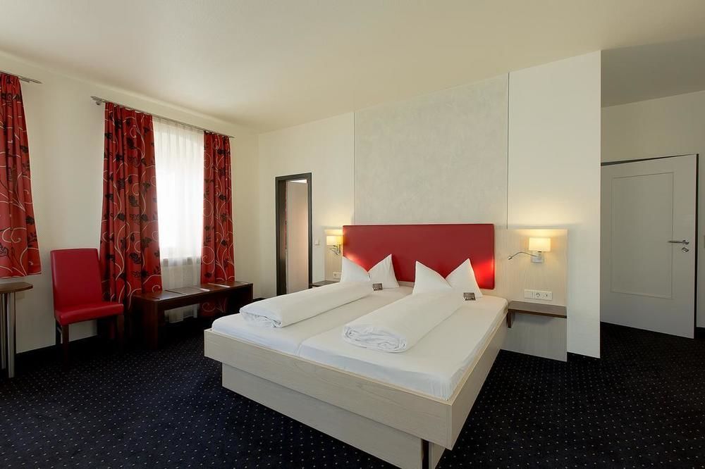 Hotel Am Markt Greding Esterno foto